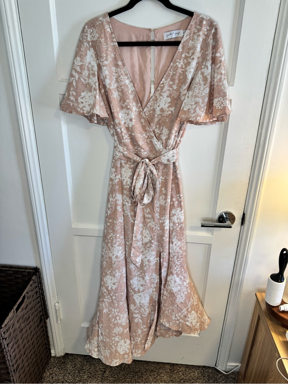 Petal + Pup Pink Floral Wrap Maxi Dress Flutter Sleeve Size 6 Dress